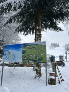 PŘÍPRAVA AREÁLU V PLNÉM PROUDU